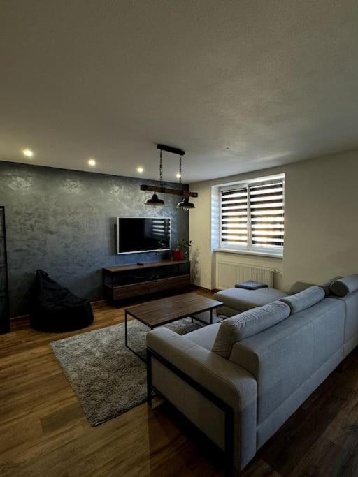 Modern Apartment In City Centre Banská Bystrica Exteriér fotografie